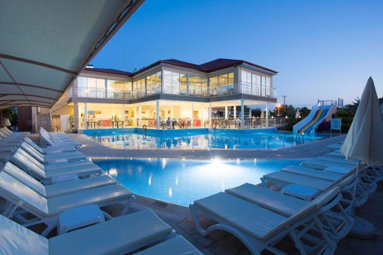 Sun Club Side Hotel Exterior photo