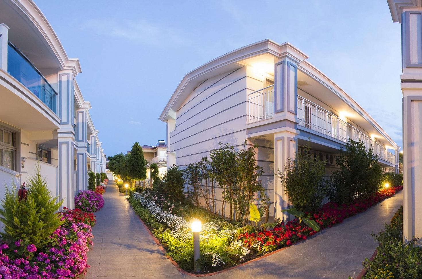Sun Club Side Hotel Exterior photo